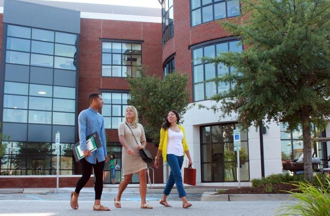 Students walking by Arts Building